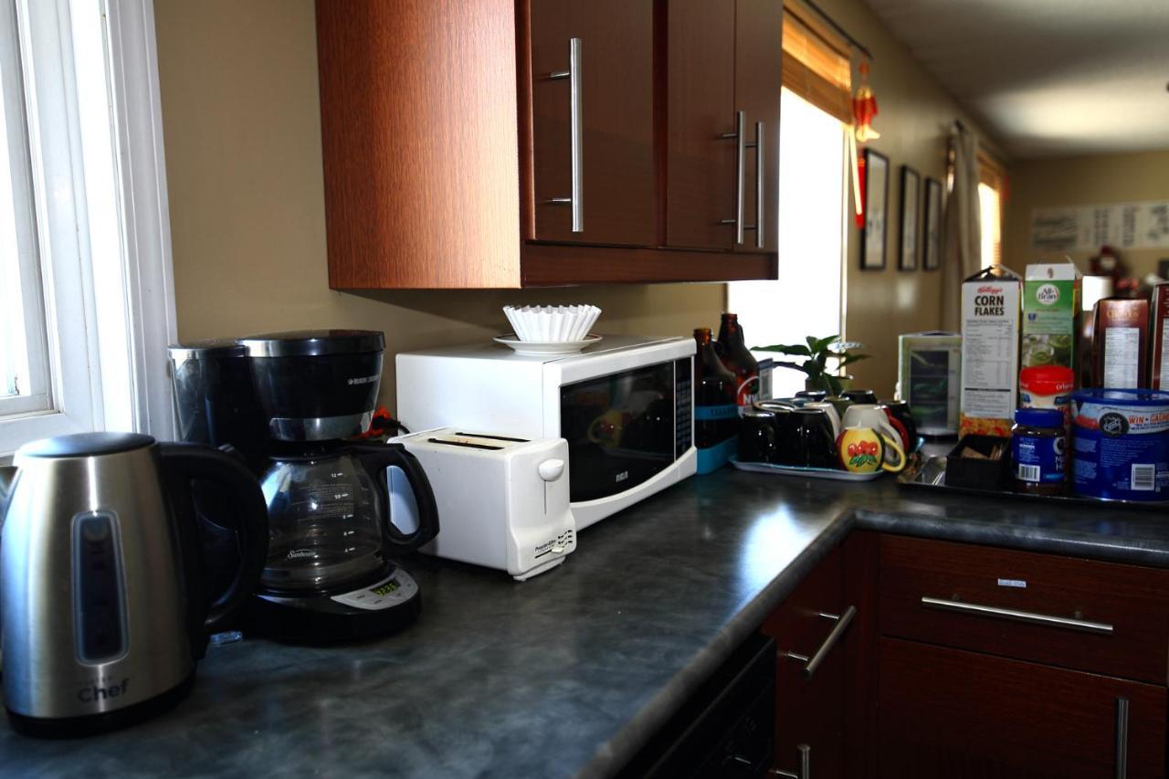 Jenny Guest House Yellowknife Exterior foto